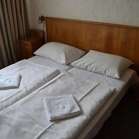 Bohemians 3* Prague