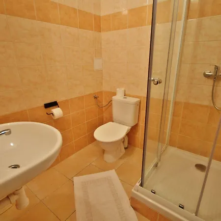 Hotel Bohemians 3*